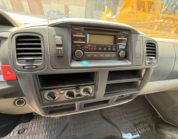 - CAB NISSAN CABSTAR NT400